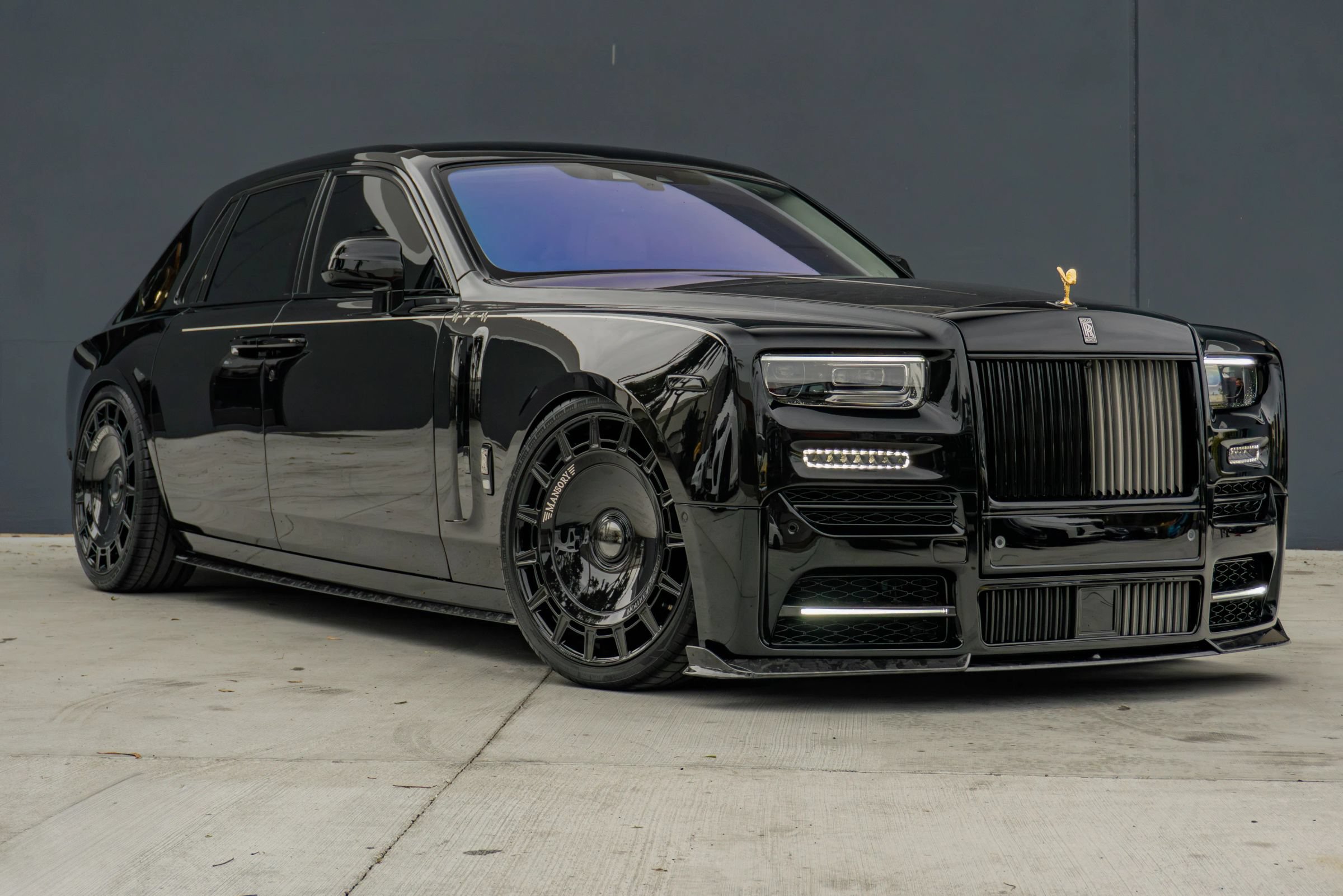 Used 2024 Rolls-Royce Phantom Sedan RWD image 5