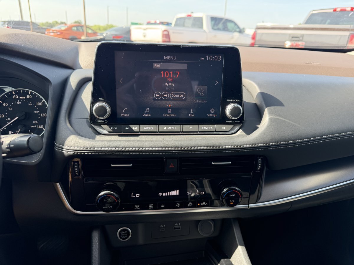 Used 2021 Nissan Rogue SV FWD image 25