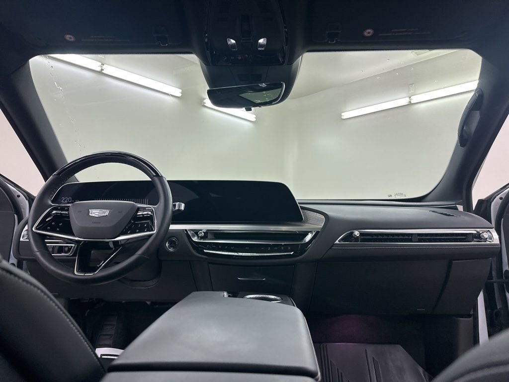Certified 2025 Cadillac Lyriq Luxury w/ LPO, Floor Liner Package AWD/4WD image 24