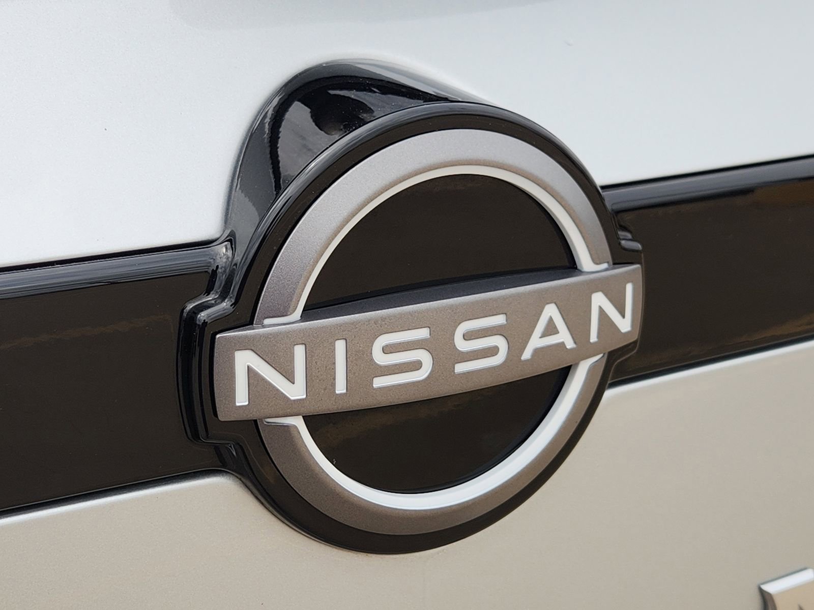 Used 2025 Nissan Pathfinder Platinum AWD/4WD image 13