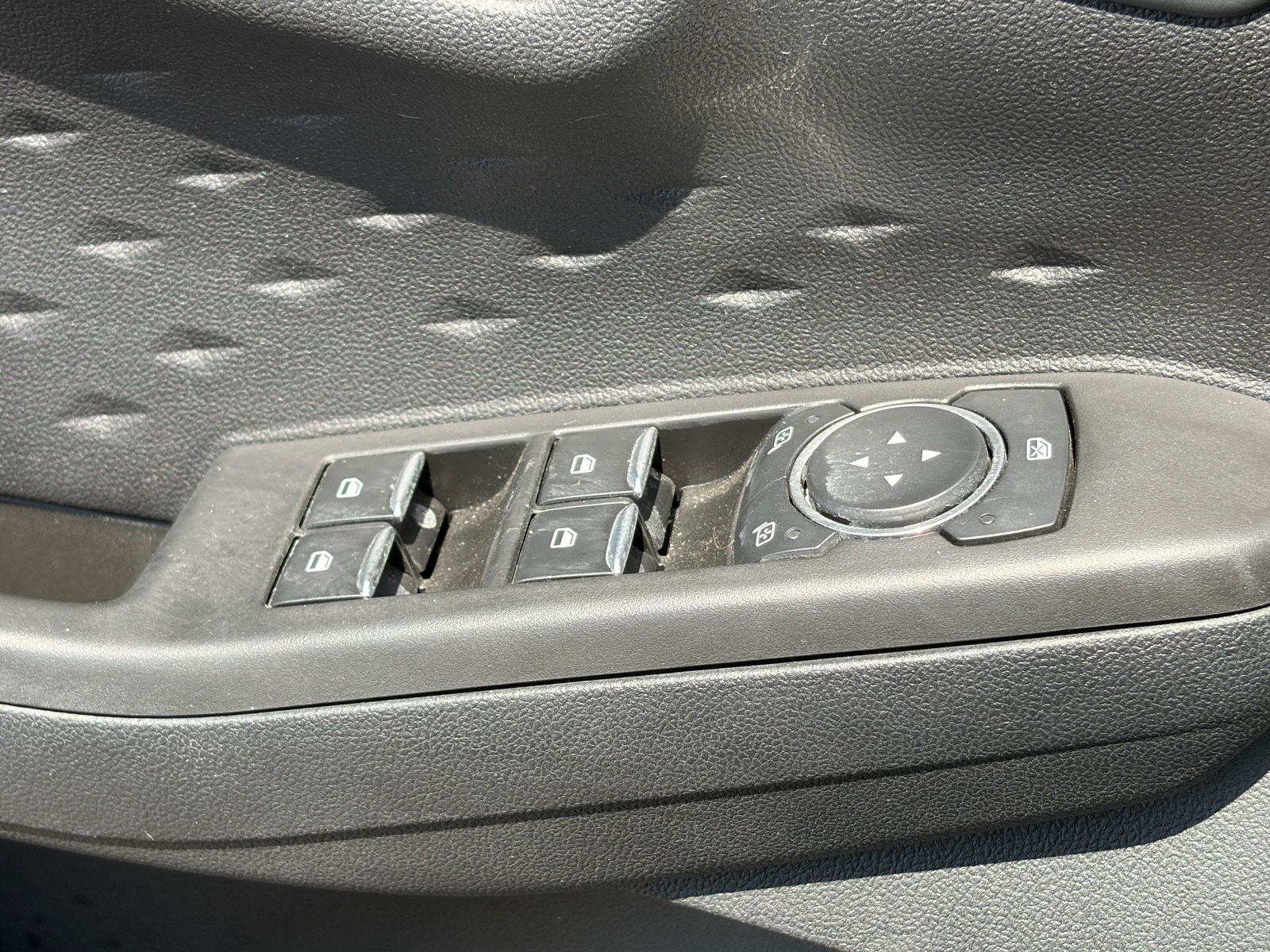 Used 2020 Ford Escape SEL FWD image 15