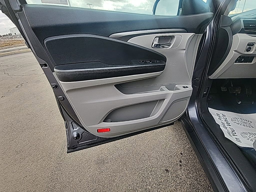 Certified 2019 Honda Pilot EX image 12