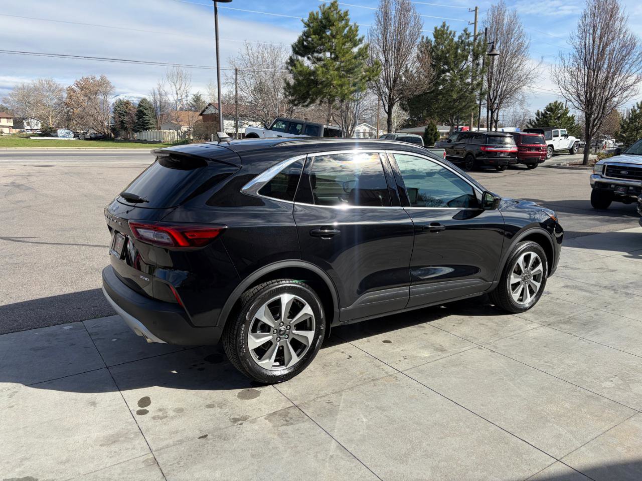 Used 2025 Ford Escape Platinum image 29