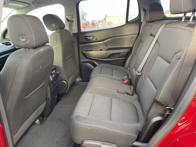 Used 2023 GMC Acadia SLE image 9