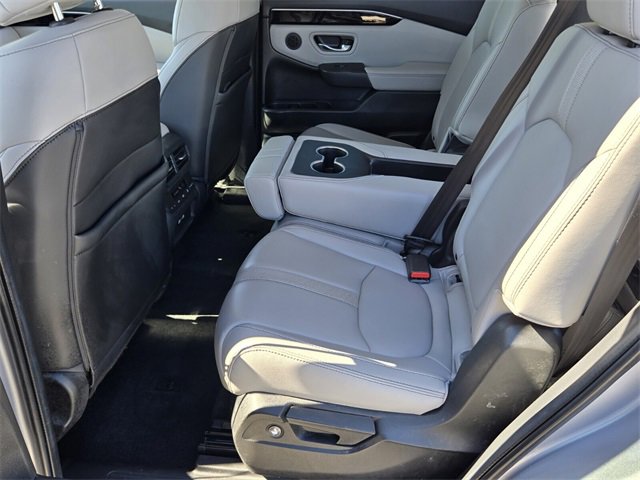 Used 2023 Honda Pilot Touring image 12