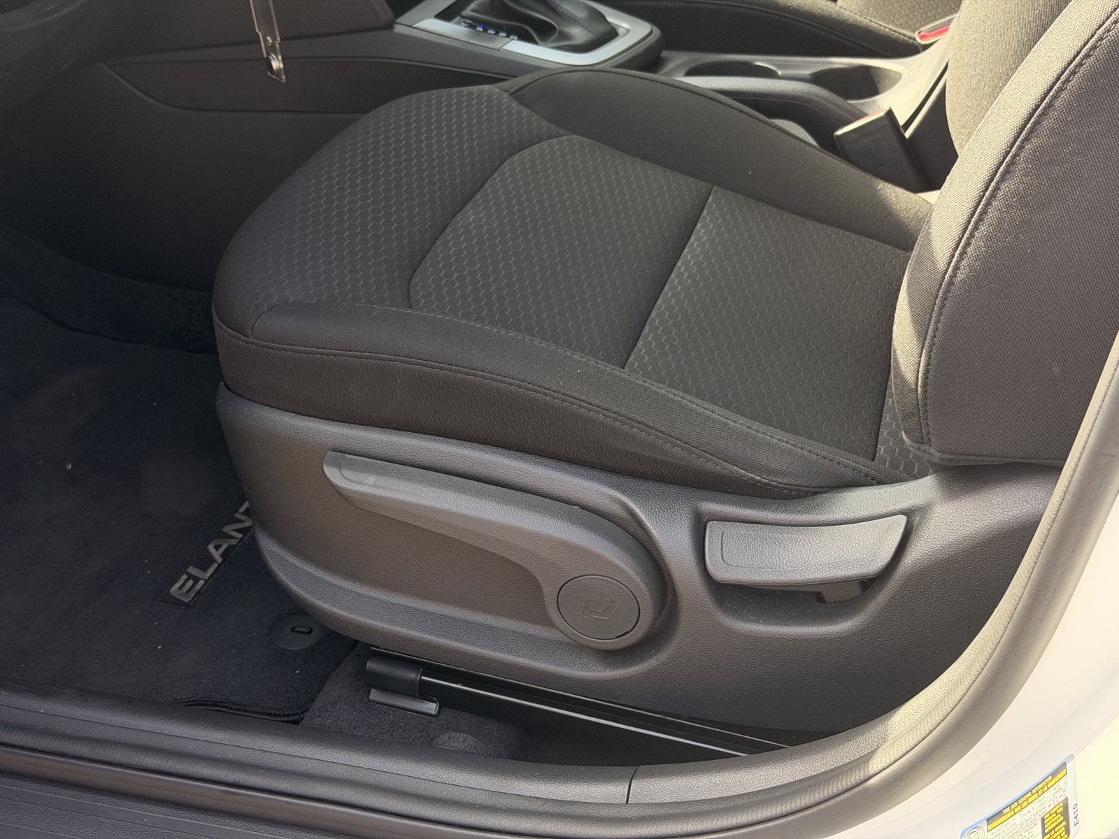 Used 2020 Hyundai Elantra SE w/ Cargo Package (C1) FWD image 15