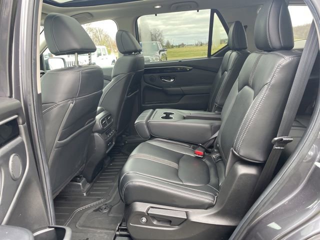 Used 2025 Honda Pilot Touring image 11