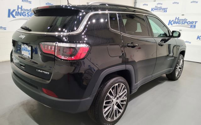 Used 2023 Jeep Compass Limited w/ Elite Group AWD/4WD image 3