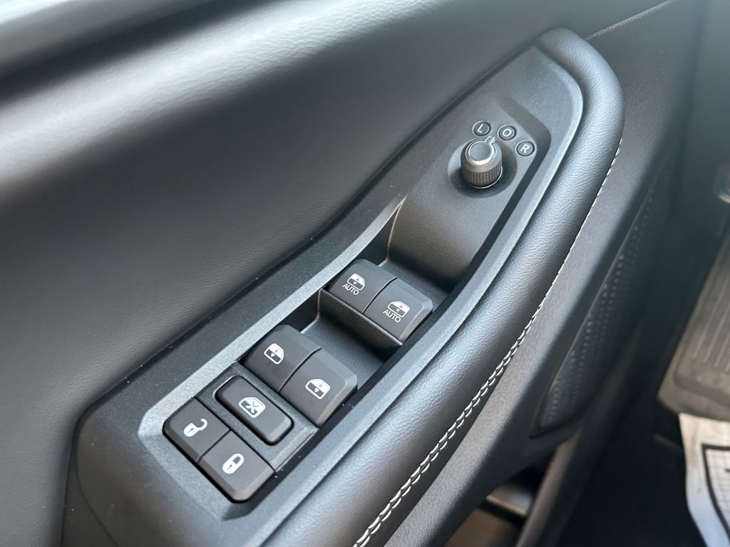 New 2025 Jeep Grand Cherokee L Altitude image 18