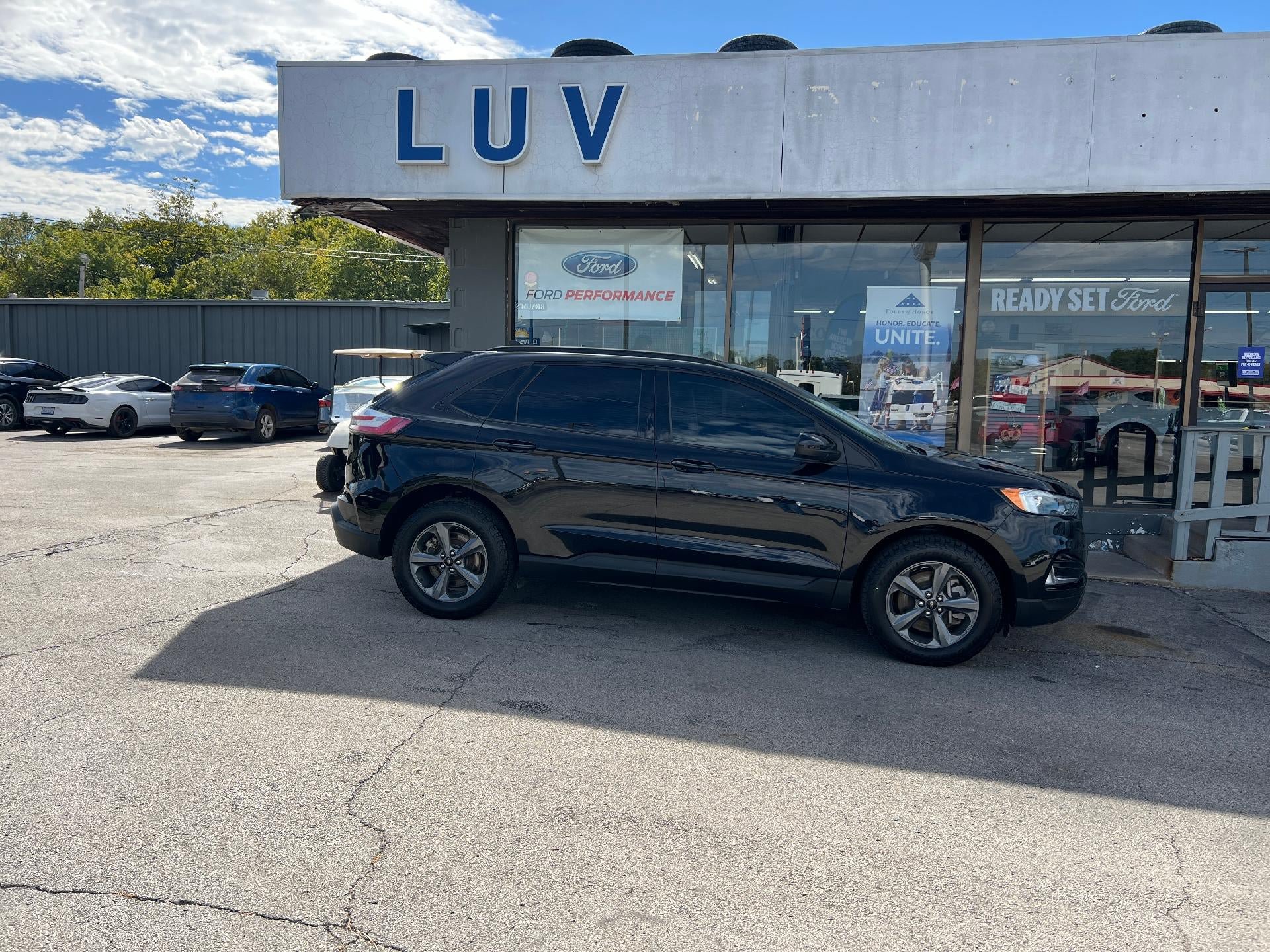 Used 2023 Ford Edge SEL w/ Sport Appearance Package AWD/4WD image 2