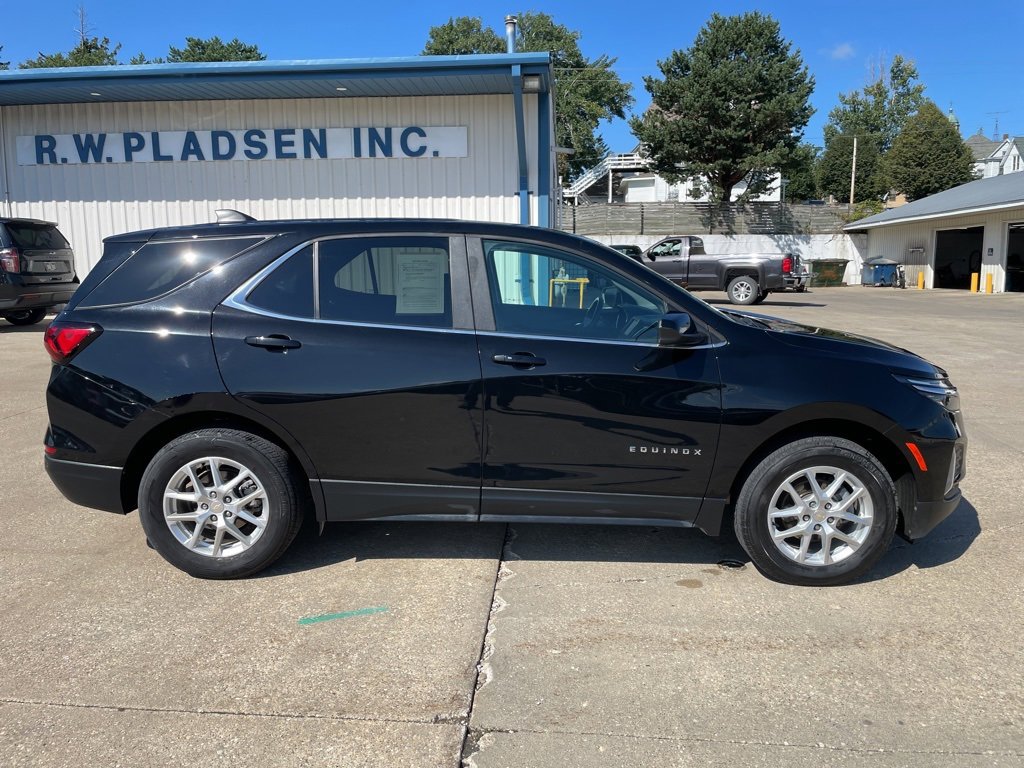 Used 2023 Chevrolet Equinox LT image 16