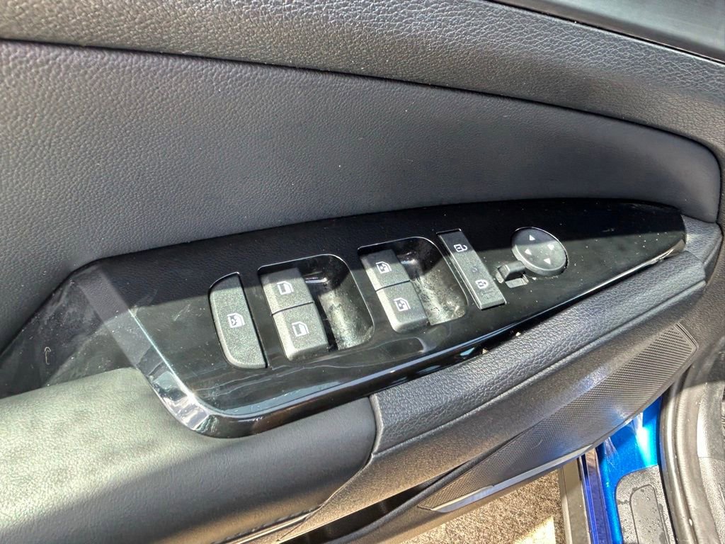 Used 2023 Kia Sportage EX FWD image 17