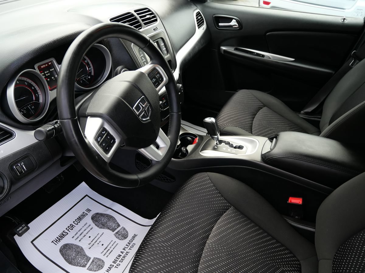 Used 2019 Dodge Journey SE w/ Connectivity Group FWD image 12