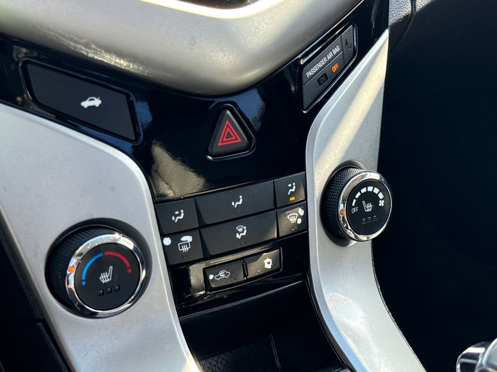 Used 2015 Chevrolet Cruze LT image 20