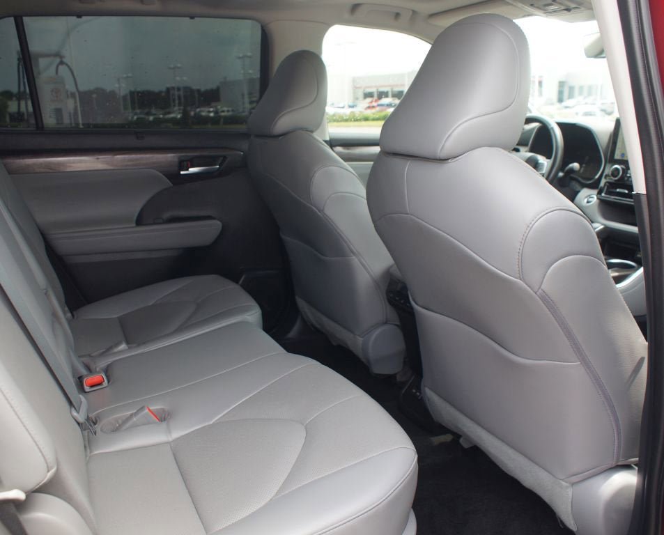 Used 2023 Toyota Highlander Limited FWD image 22