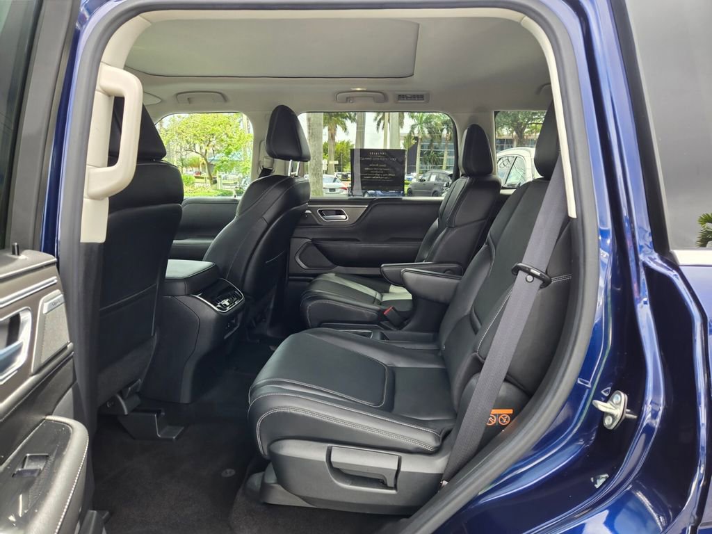 Certified 2025 INFINITI QX80 Pure image 14