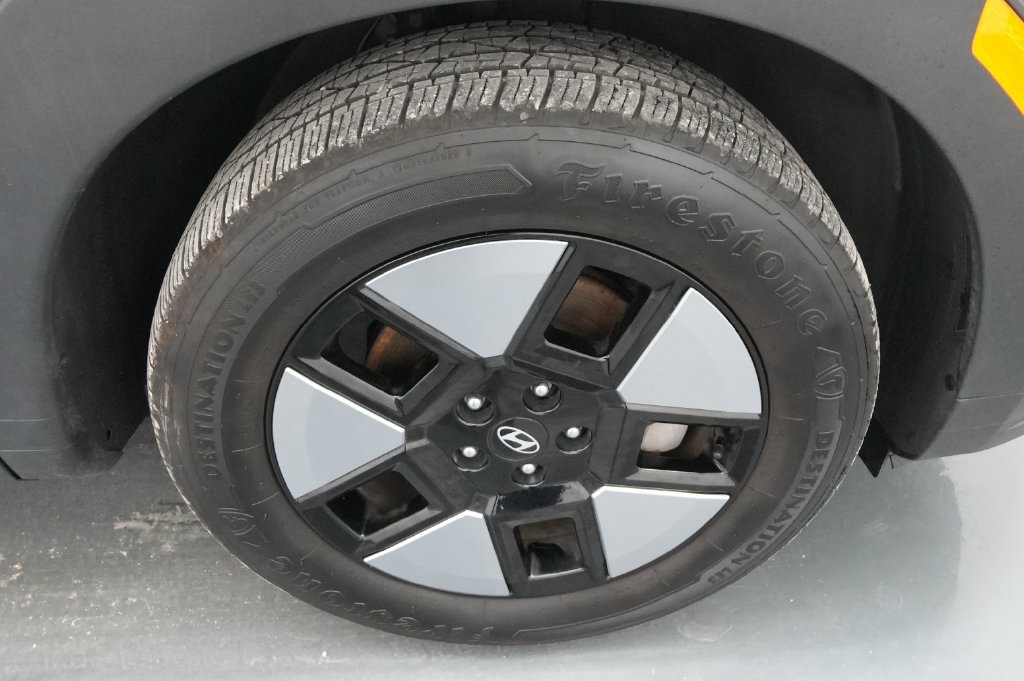 Used 2025 Hyundai Santa Fe SEL AWD/4WD image 12