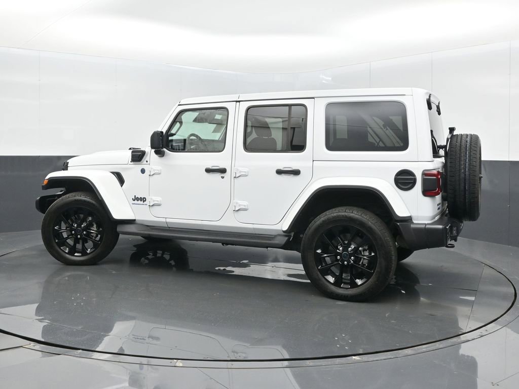 Used 2025 Jeep Wrangler Unlimited Sahara image 5