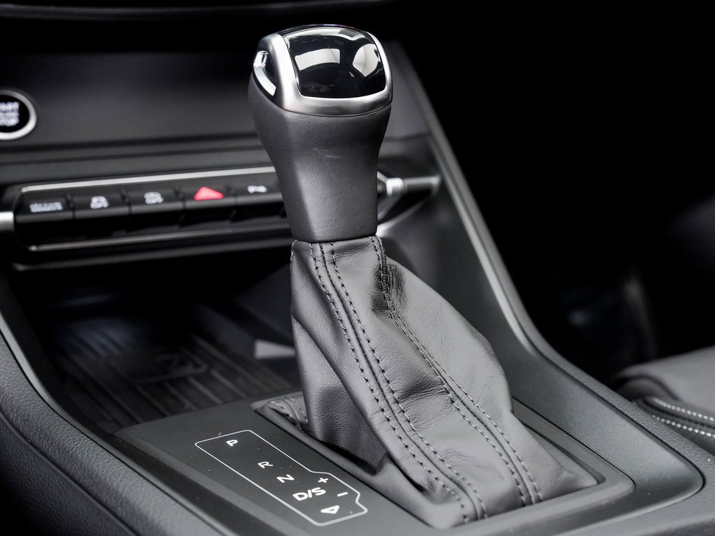 Used 2024 Audi Q3 2.0T Premium w/ Convenience Package image 18