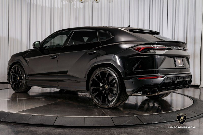 Used 2021 Lamborghini Urus image 13