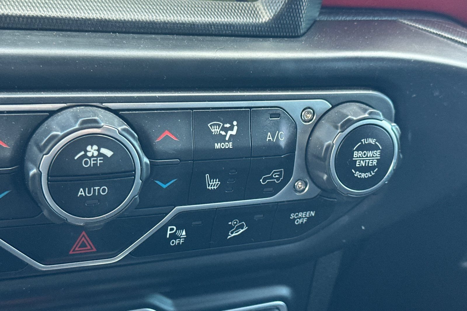 Used 2018 Jeep Wrangler Unlimited Rubicon AWD/4WD image 29