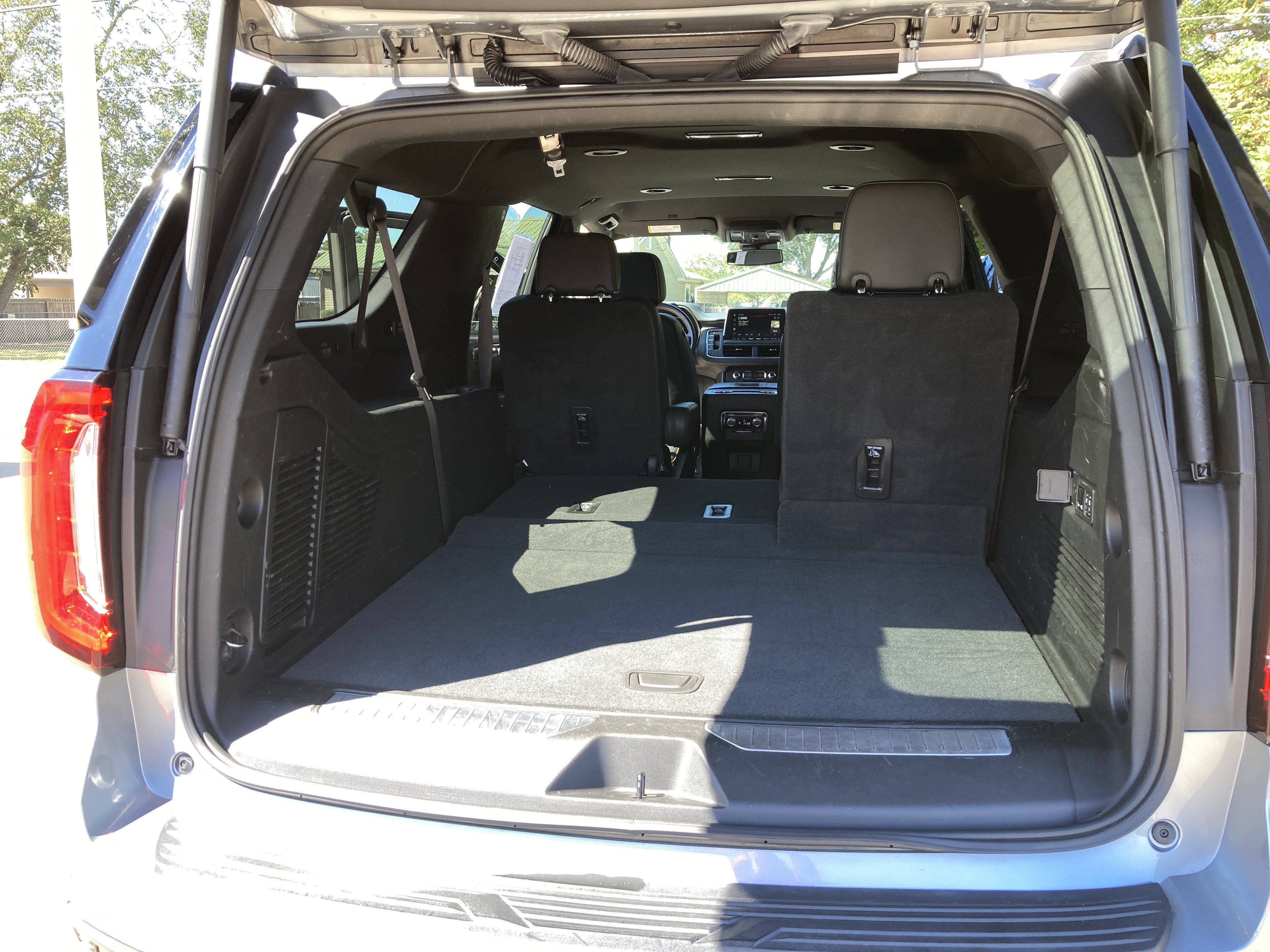 Certified 2024 GMC Yukon XL AT4 w/ Technology Package AWD/4WD image 17