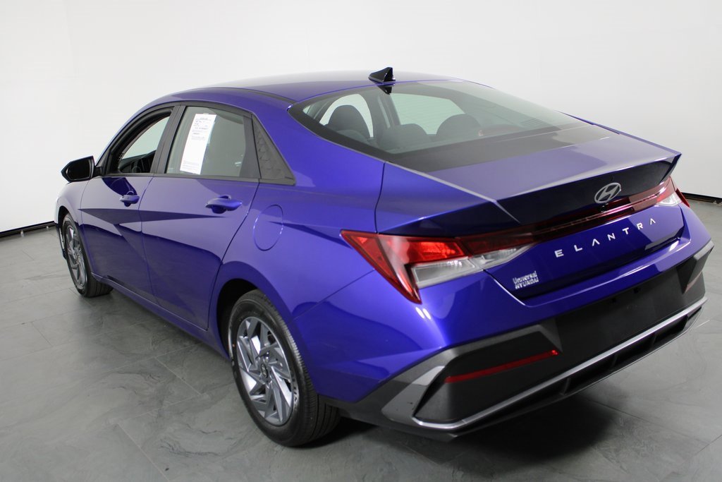 Certified 2024 Hyundai Elantra SEL image 3