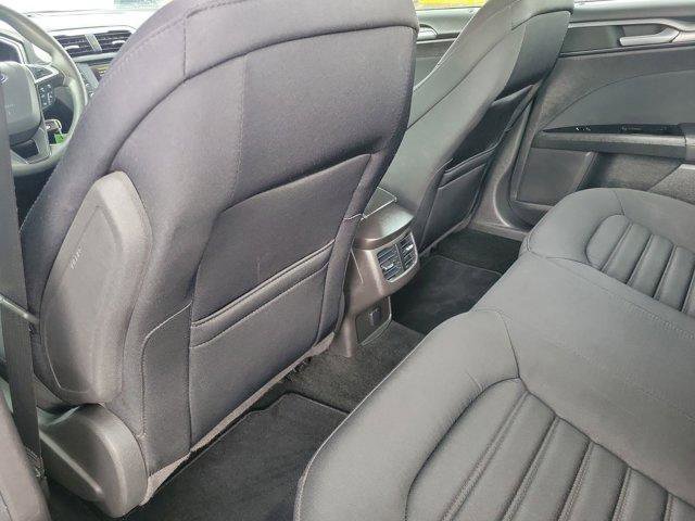 Used 2016 Ford Fusion SE FWD image 11