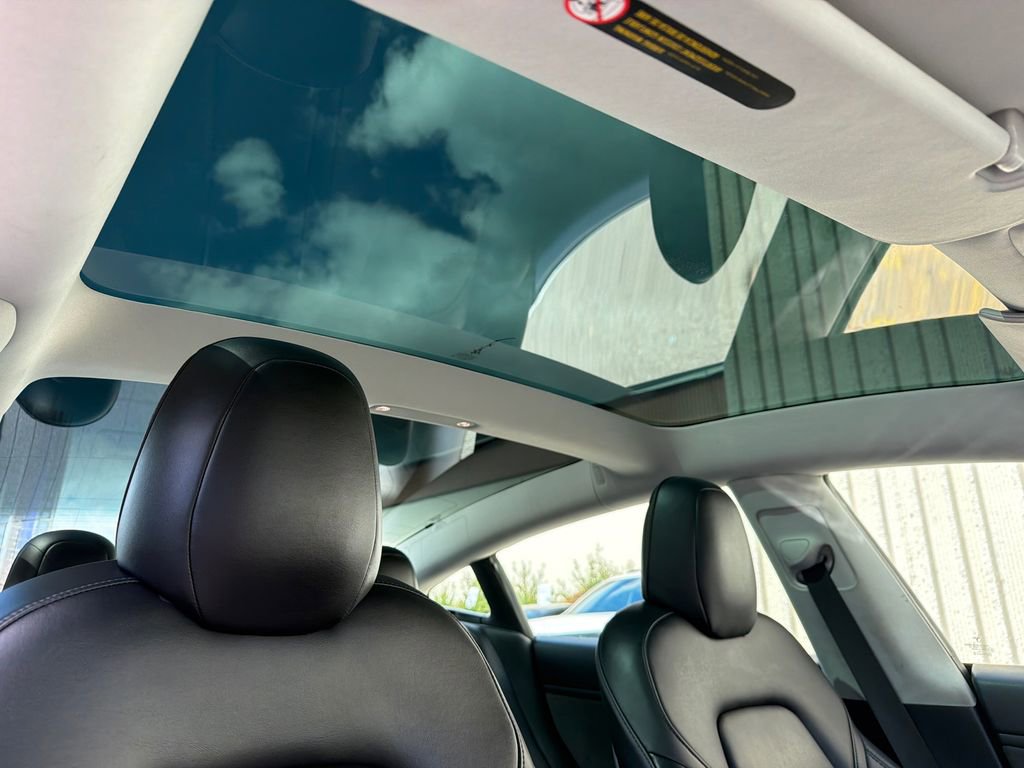 Used 2020 Tesla Model 3 Long Range image 10