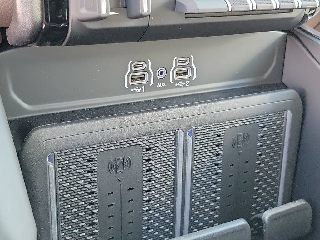 New 2026 RAM 3500 Laramie AWD/4WD image 19