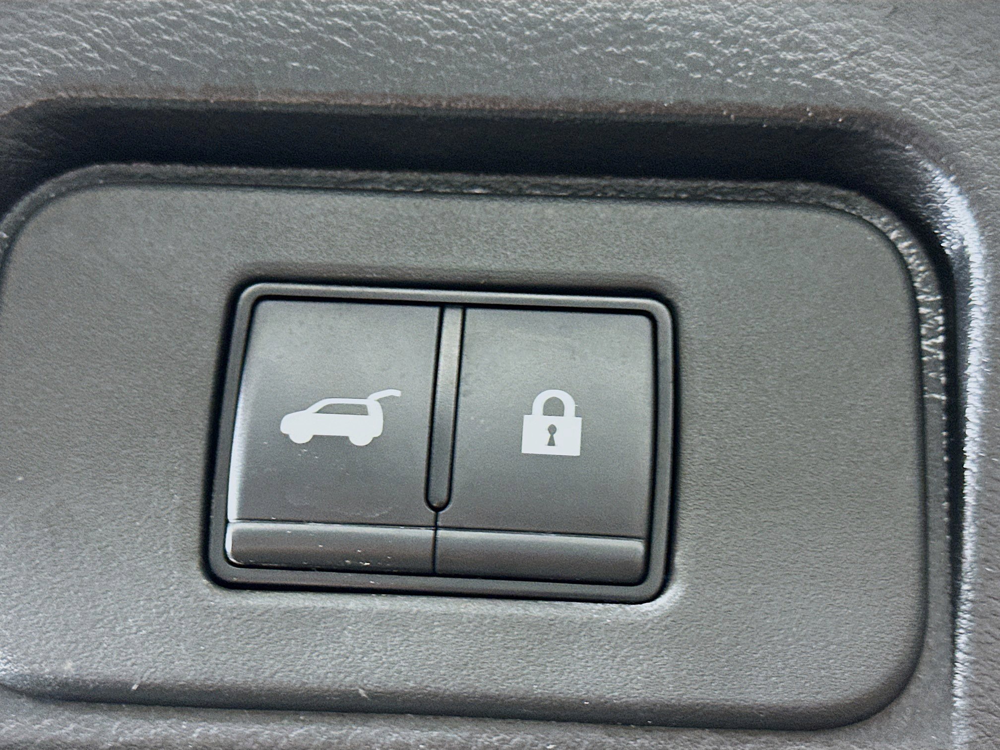 Used 2023 Nissan Rogue SL image 29