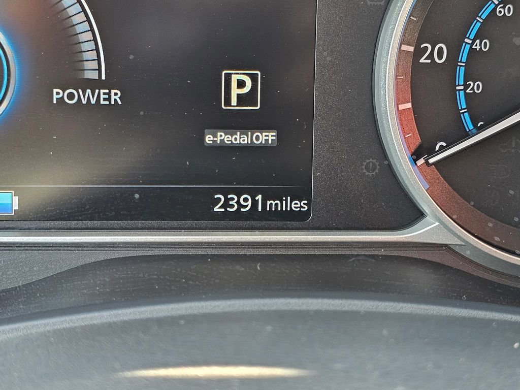 Certified 2025 Nissan Leaf SV Plus image 21