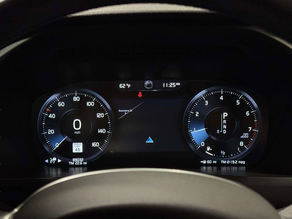 Used 2020 Volvo XC90 T6 Momentum w/ Protection Package image 21