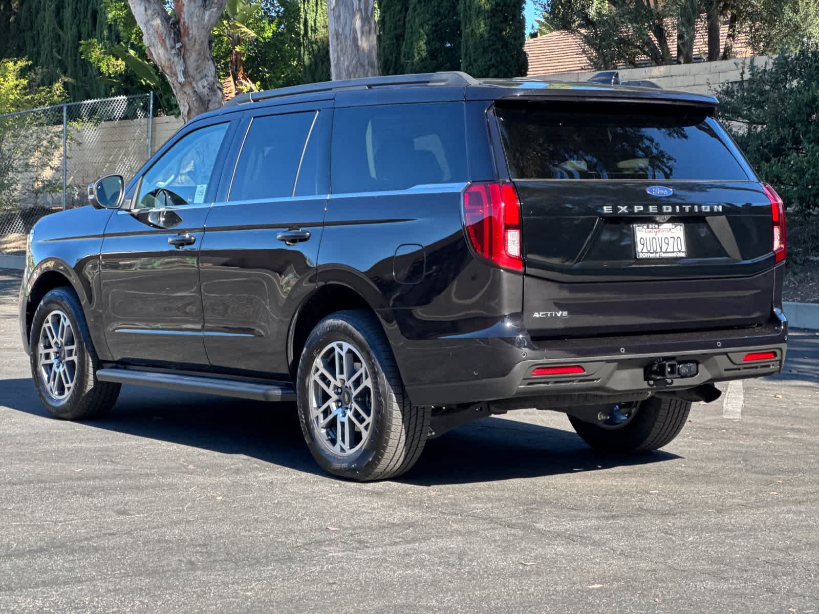 Used 2025 Ford Expedition Active RWD image 6