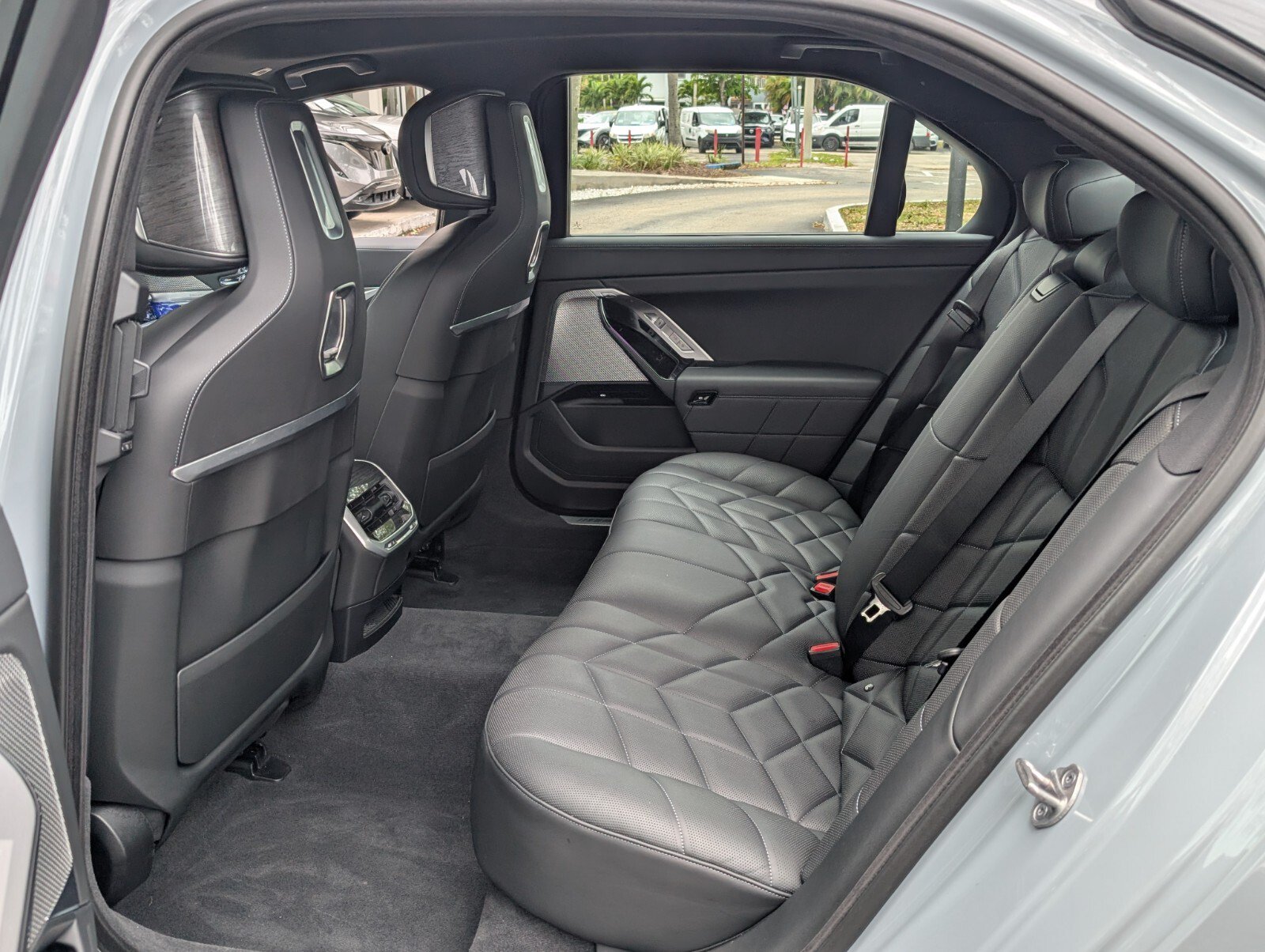 Used 2023 BMW 740i RWD image 10