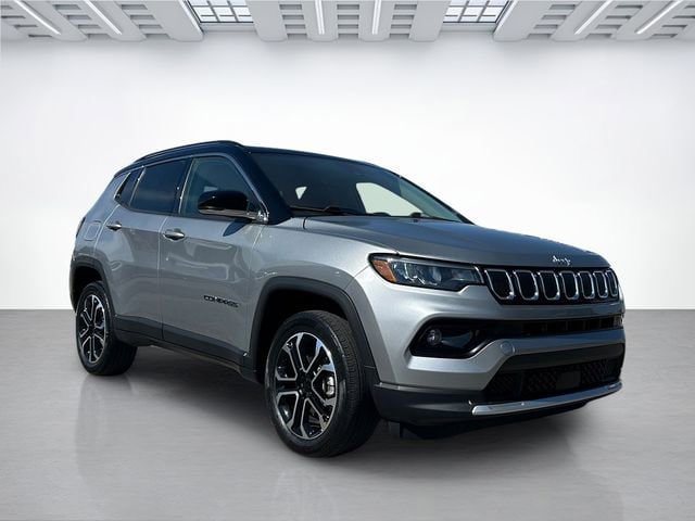 Used 2022 Jeep Compass Limited AWD/4WD image 2