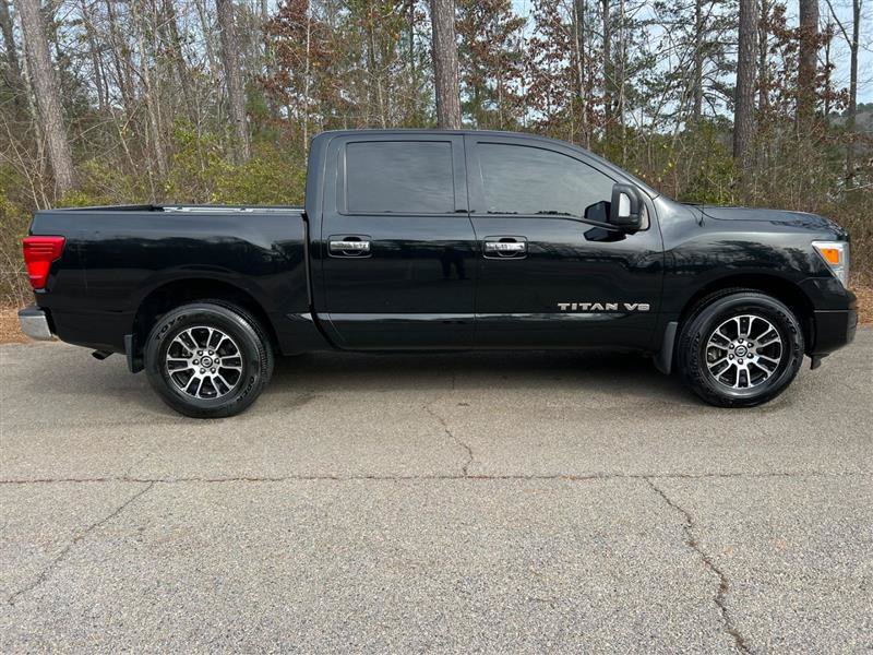 Used 2020 Nissan Titan SV w/ SV Convenience Package AWD/4WD image 11