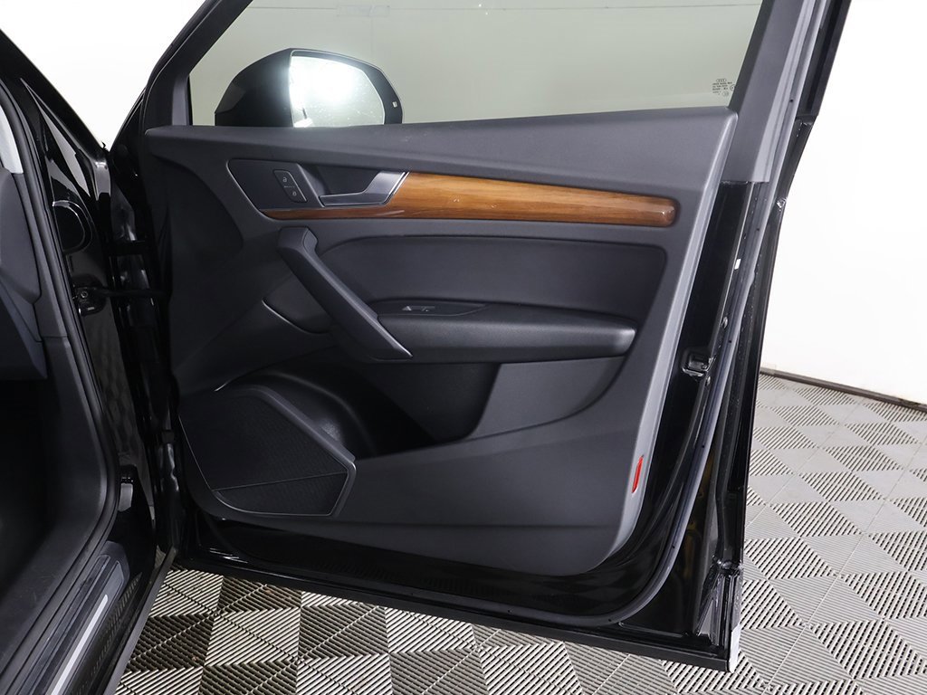 Used 2023 Audi Q5 2.0T Premium w/ Convenience Package image 23