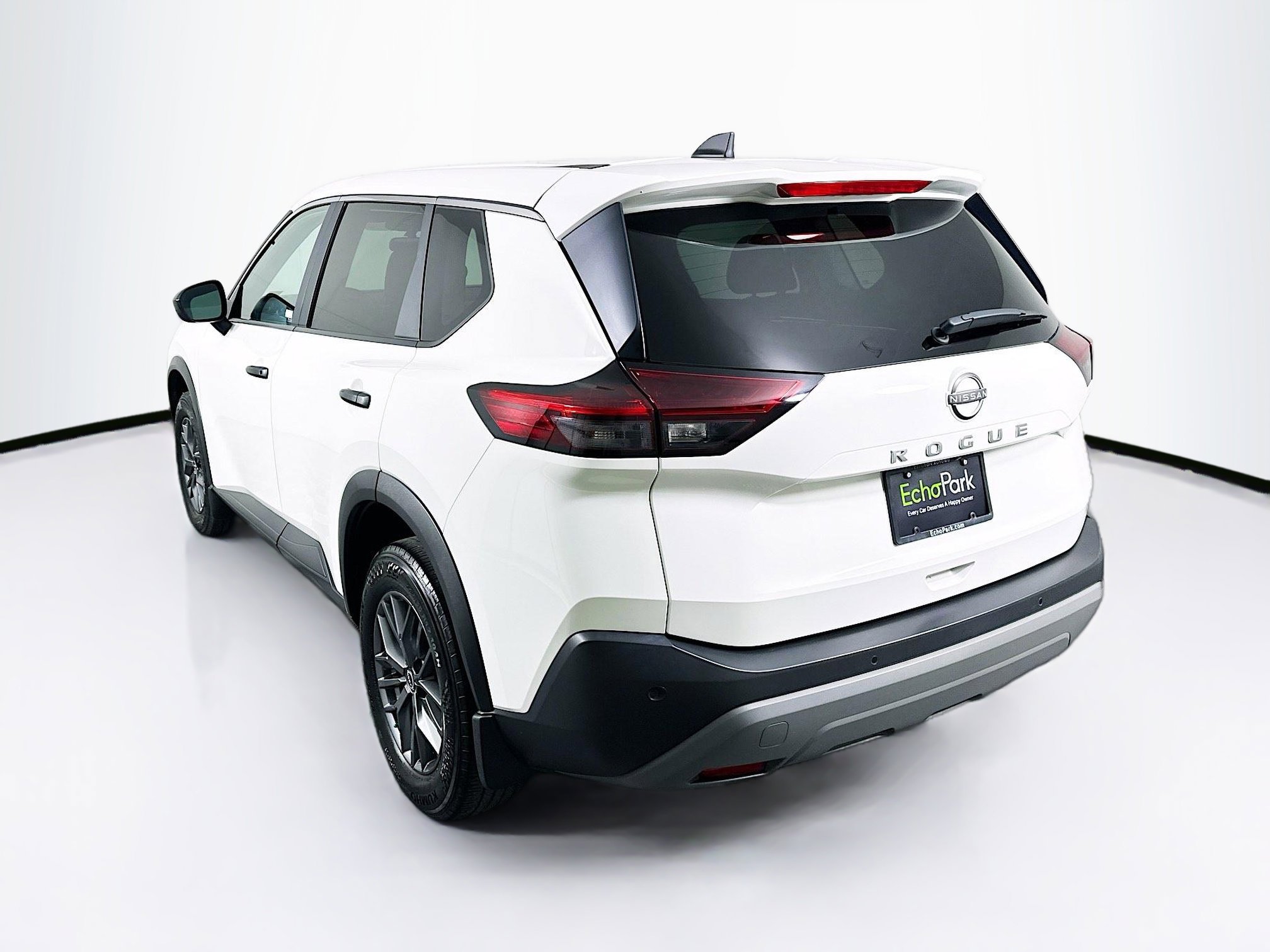 Used 2023 Nissan Rogue S image 5