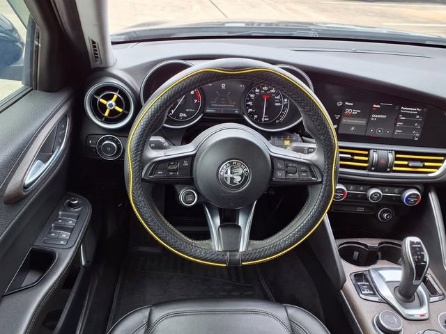 Used 2020 Alfa Romeo Giulia Ti image 17