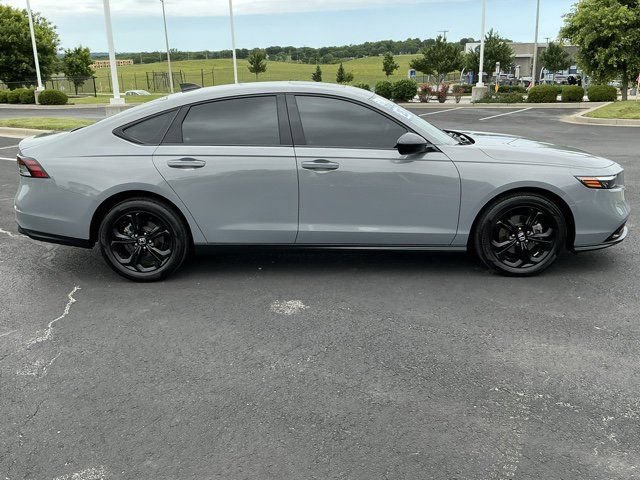 Used 2025 Honda Accord SE image 2