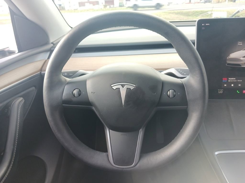 Used 2024 Tesla Model Y Long Range AWD/4WD image 23