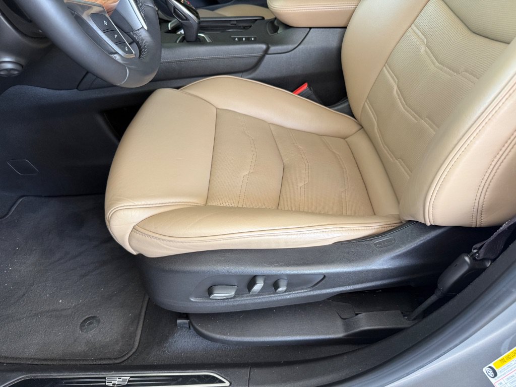 Used 2018 Cadillac XT5 Platinum w/ Driver Assist Package AWD/4WD image 11