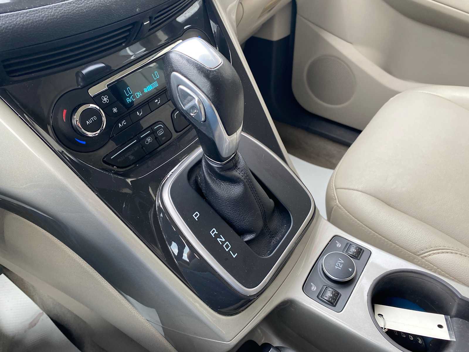Used 2016 Ford C-MAX Energi SEL w/ Equipment Group 302A FWD image 26