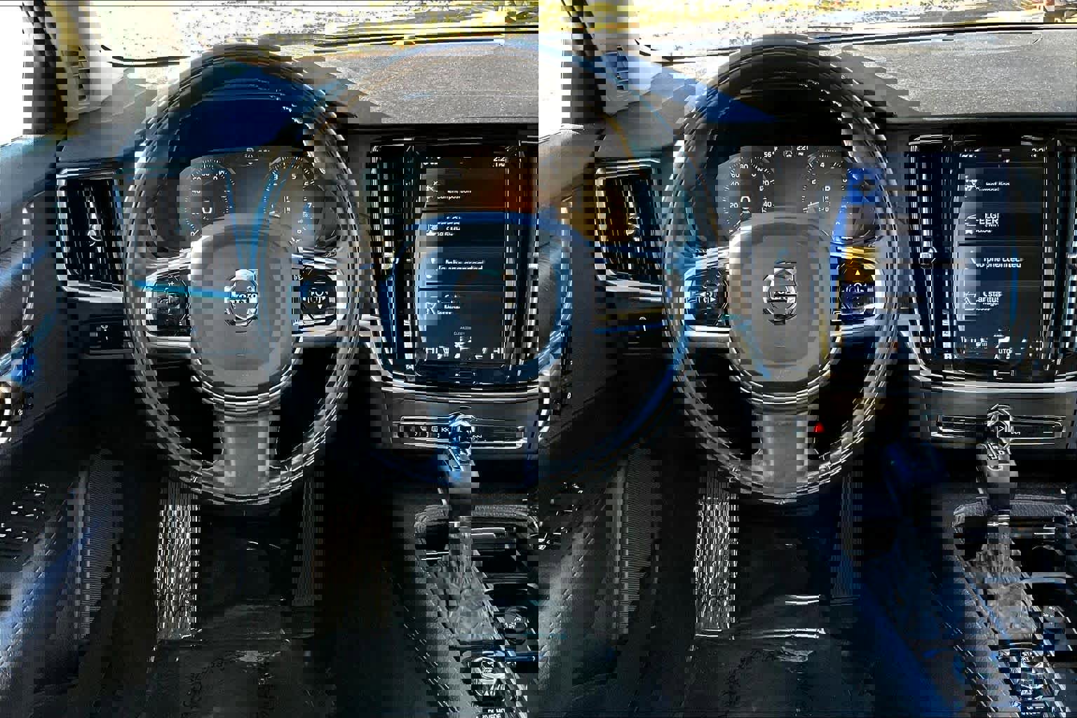 Used 2019 Volvo V90 T5 Cross Country w/ Protection Package Premier image 6