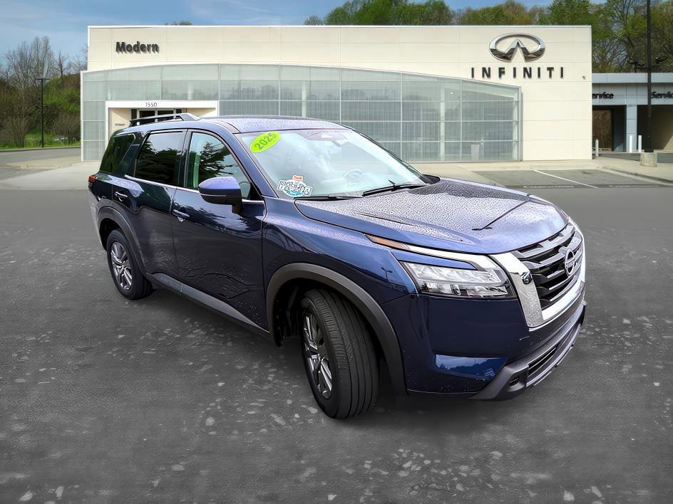 Used 2025 Nissan Pathfinder SV AWD/4WD image 34