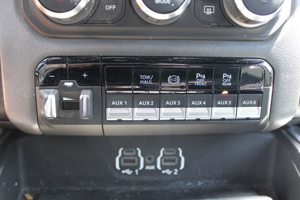 Used 2020 RAM 2500 Big Horn w/ Level 2 Equipment Group AWD/4WD image 32