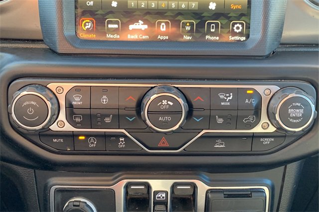 Certified 2022 Jeep Gladiator Willys image 31