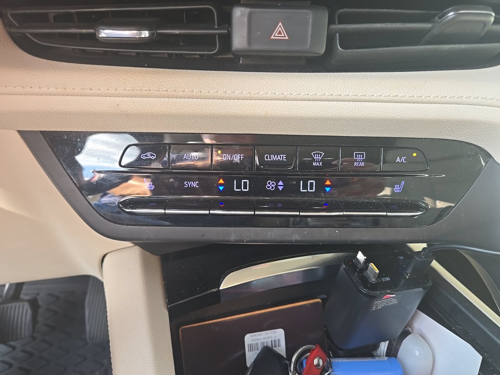 Used 2021 Buick Envision Essence FWD image 9