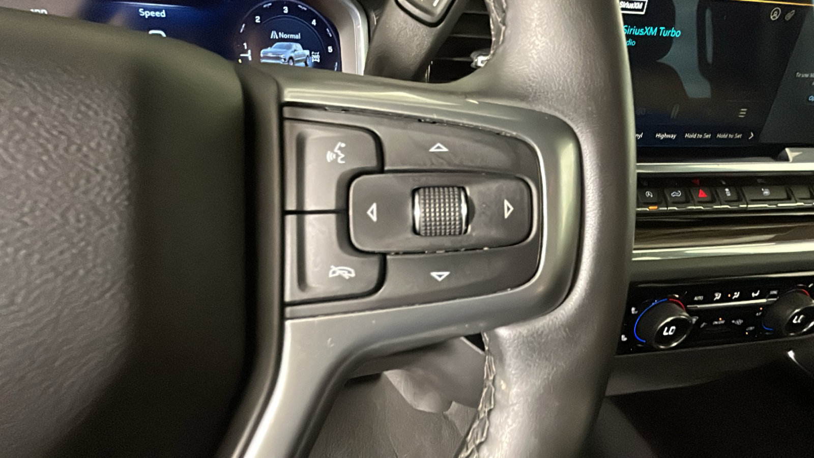 Used 2024 Chevrolet Silverado 1500 LT AWD/4WD image 21